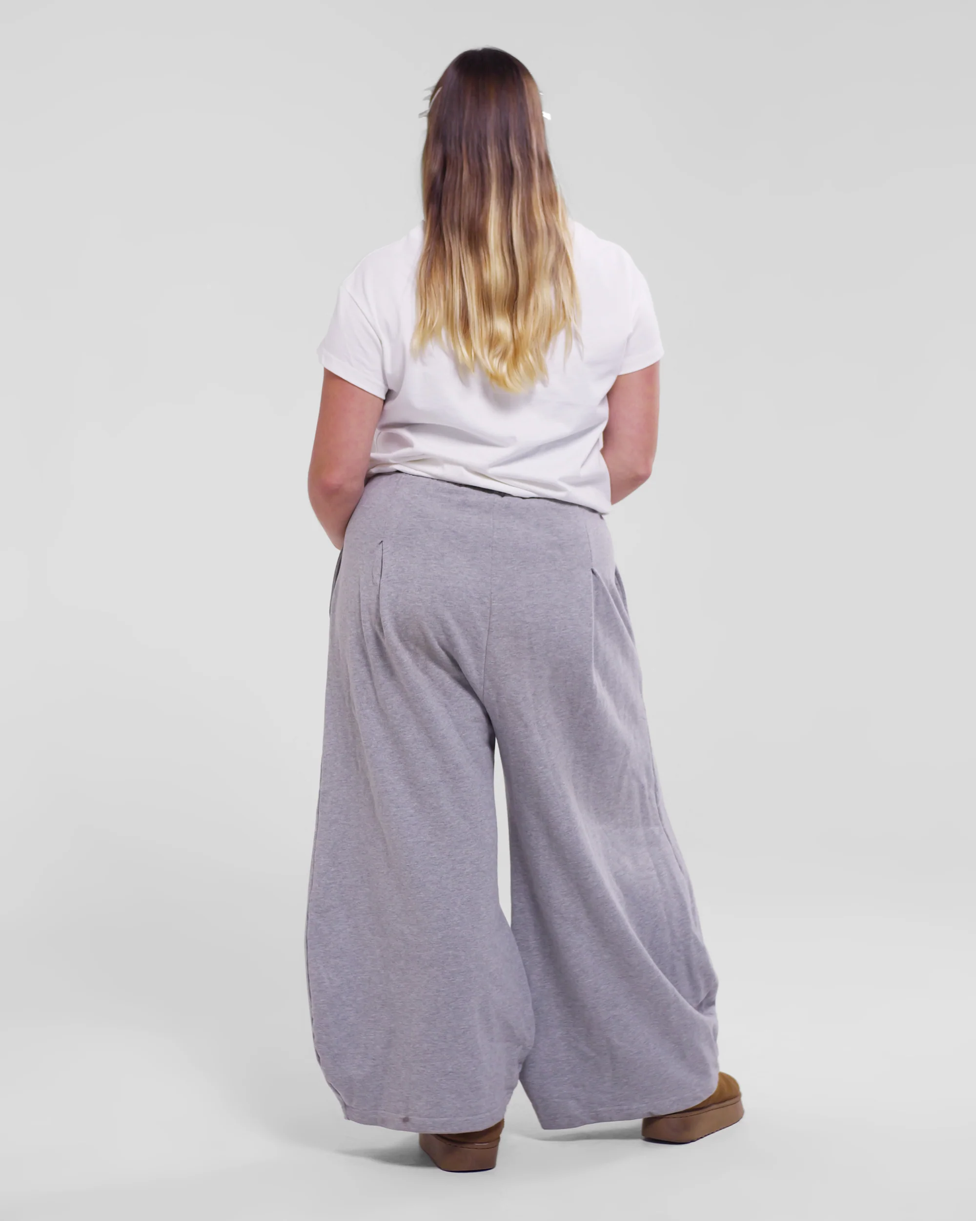 Kyoto Basic Tee in White - Image 12
