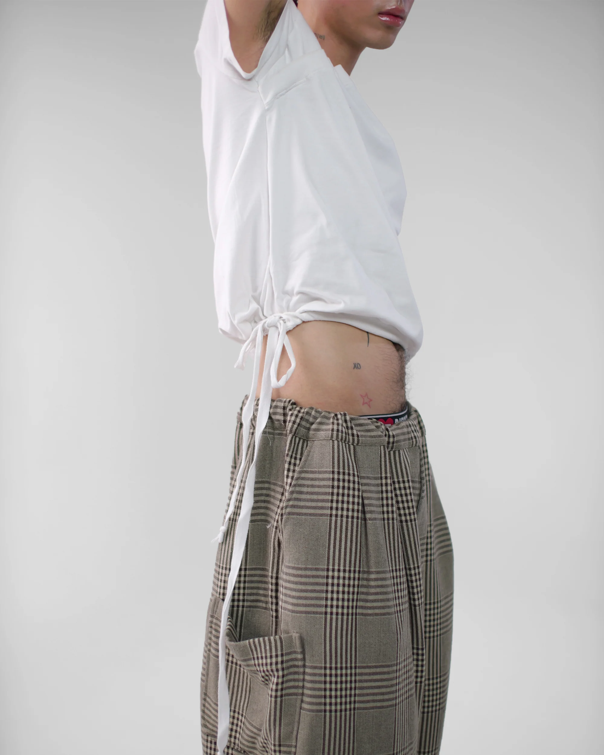 Kyoto Basic Tee in White - Image 15