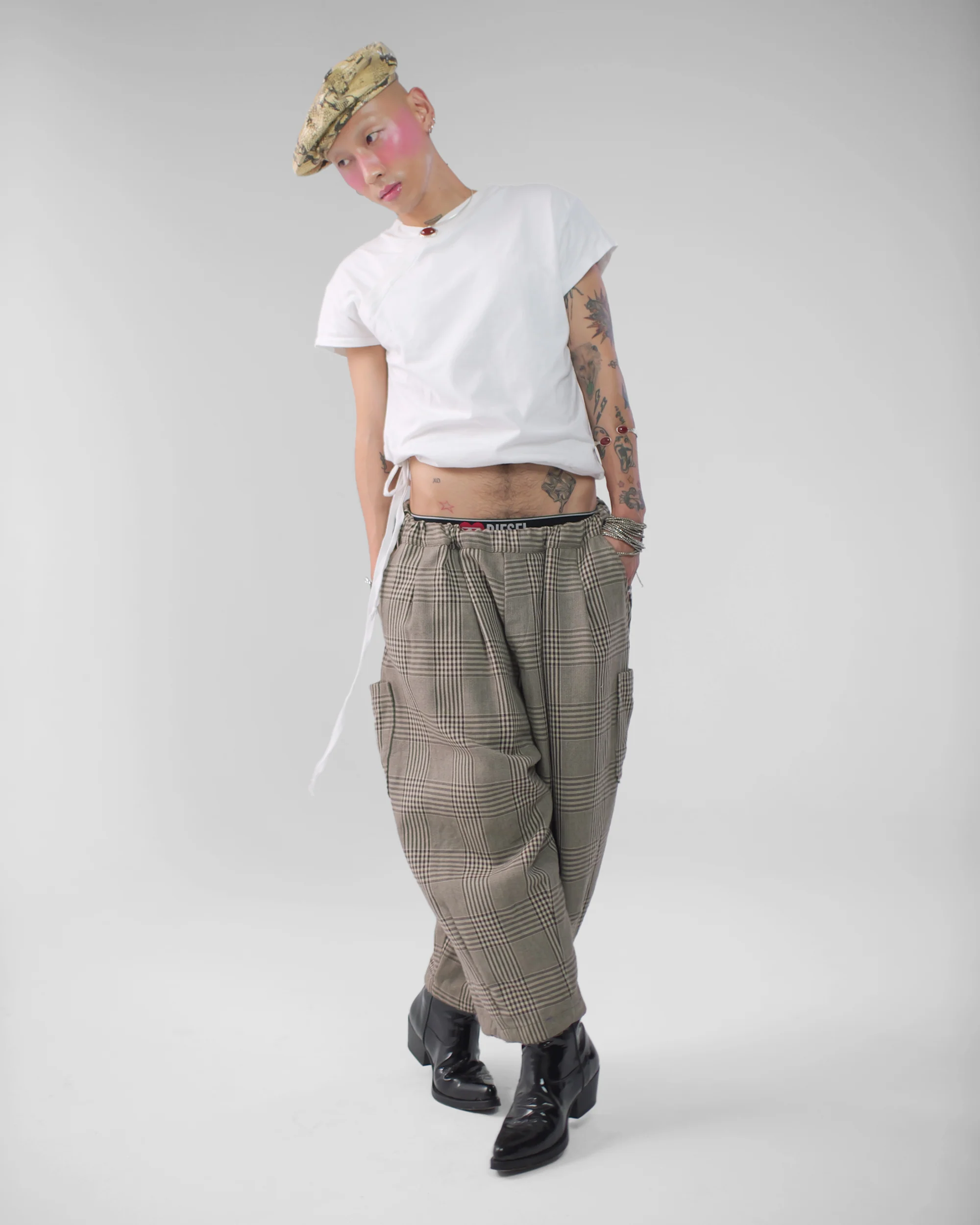 Kyoto Basic Tee in White - Image 18