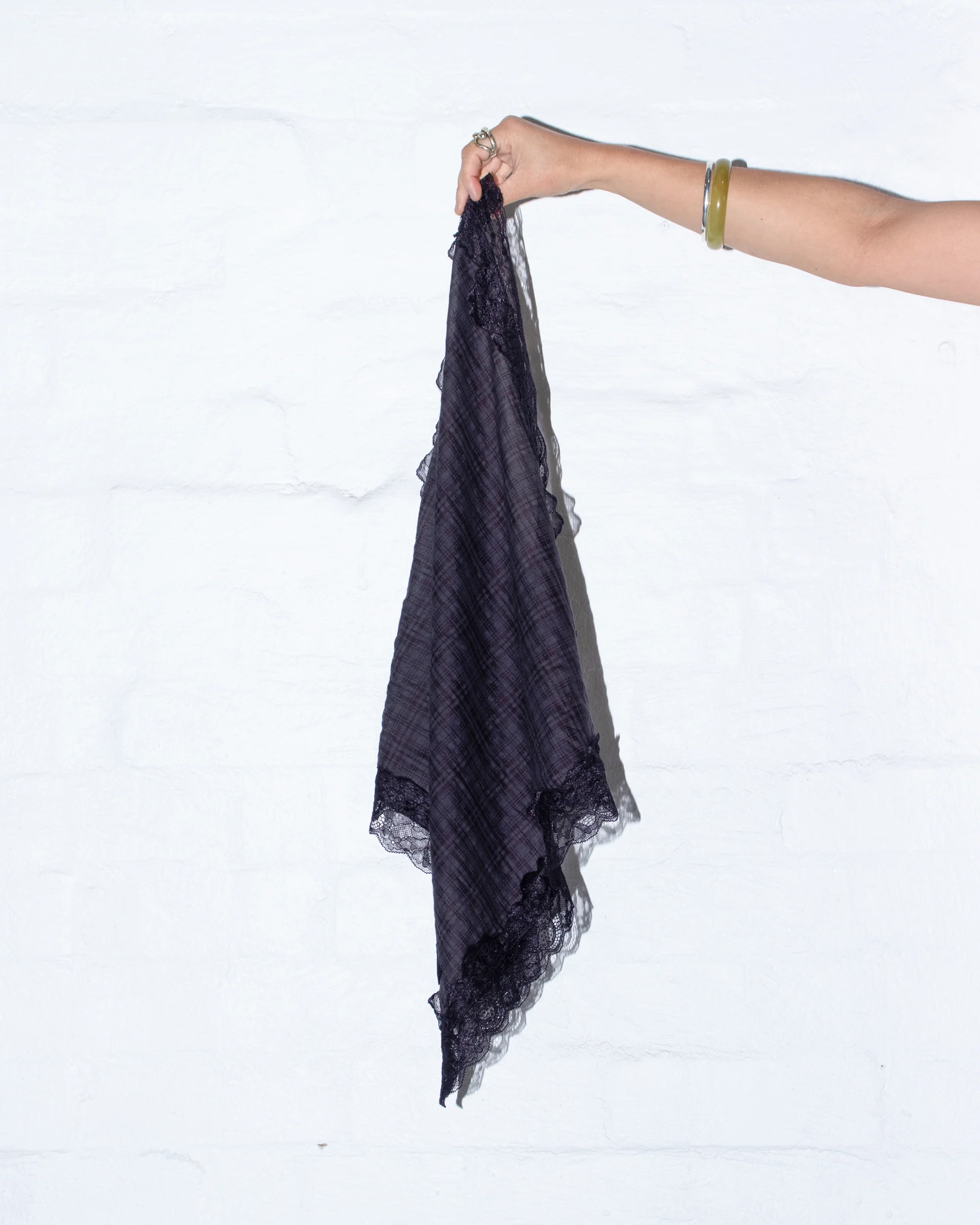 Lace Headscarf in Caviar